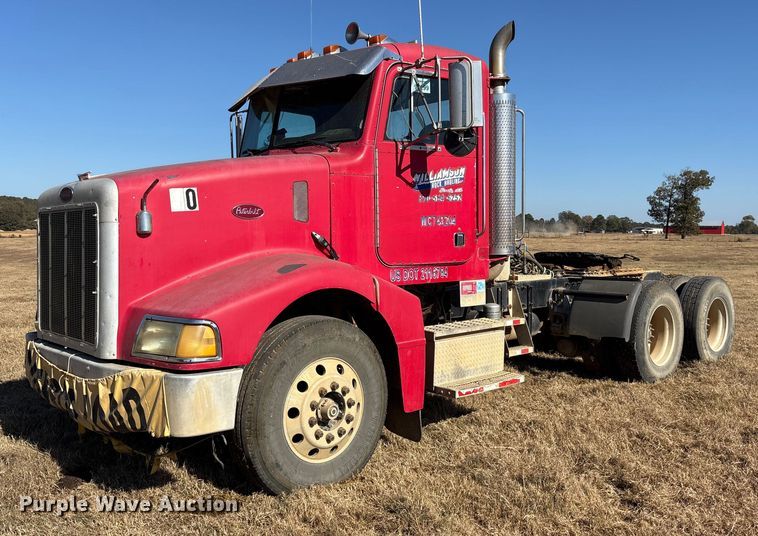 2004 Peterbilt 385 semi truck - ET7296