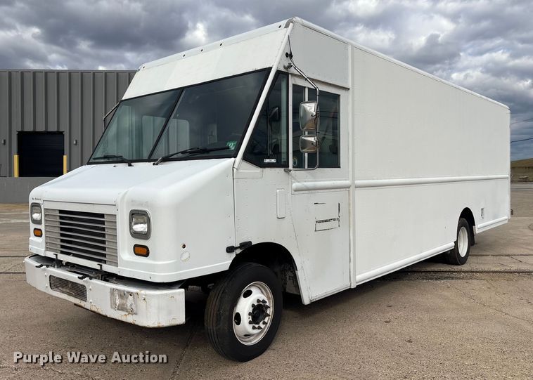 2013 Ford F59 delivery truck - ET8613