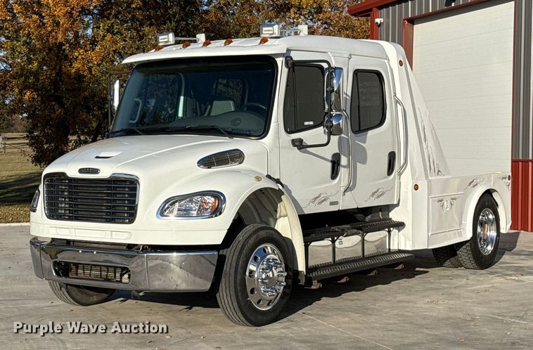 2008 Freightliner Business Class M2 Crew Cab flatbed truck - EU5389