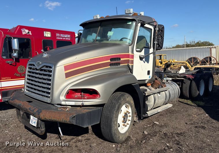 2006 Mack CXN613 semi truck - EV2541