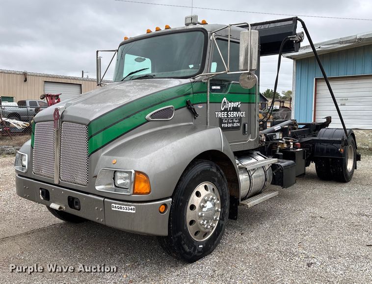2008 Kenworth T300 hook lift truck - EV3226