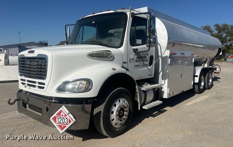 2011 Freightliner Business Class M2 fuel truck - FI0025