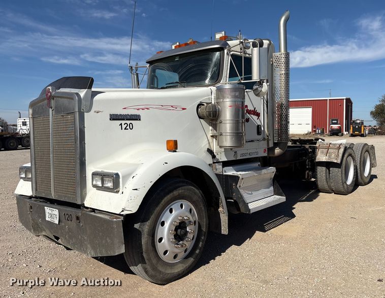 2009 Kenworth W900 semi truck - FI0031
