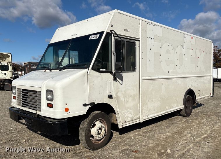 2020 Ford F59 delivery truck - YA1303