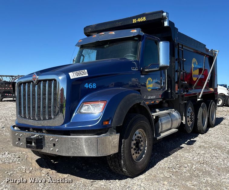 2023 International HX620 dump truck - YA1356