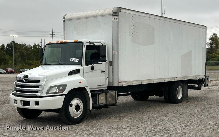 2019 Hino 268A box truck - YA1439