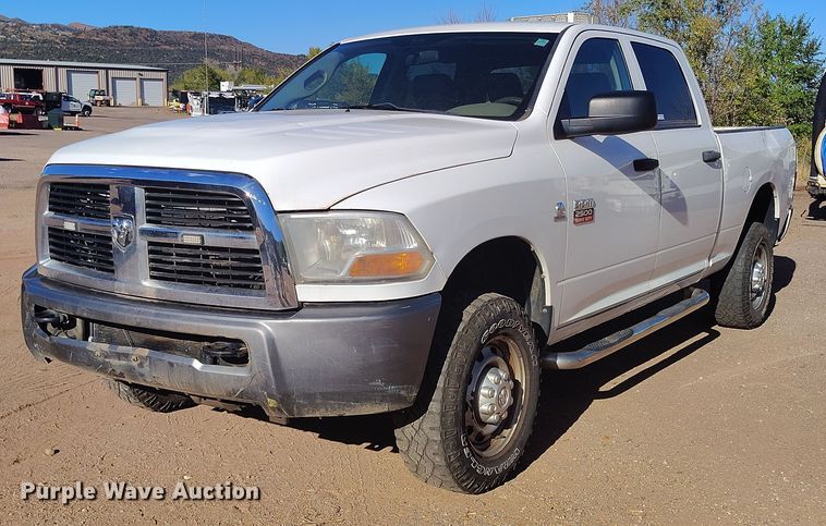2011 Dodge Ram 2500HD Crew Cab pickup truck - BI9772
