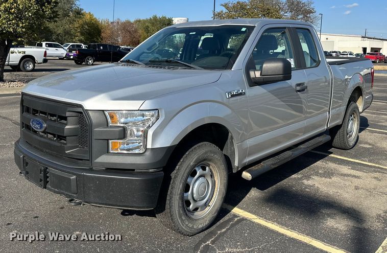 2016 Ford F150 XL SuperCab pickup truck - DF8642