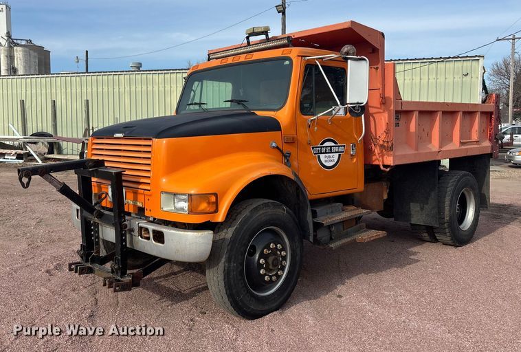 1992 International 4700 dump truck - DK0217