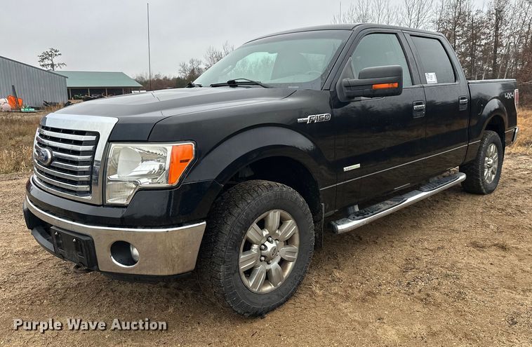 2011 Ford F150 XLT SuperCrew pickup truck - DW4382