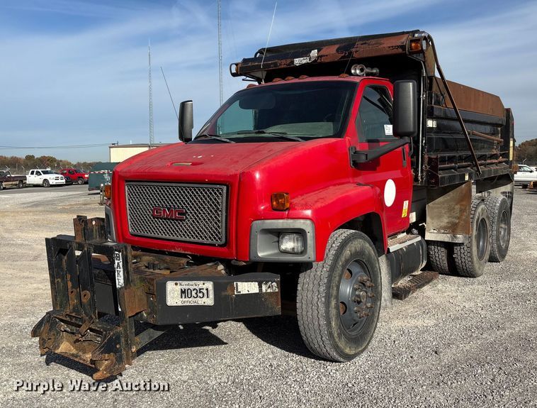 2003 GMC C8500 dump truck - DW7270
