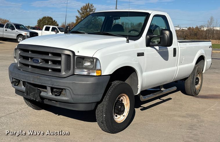 2003 Ford F250 Super Duty XL pickup truck - DW7286
