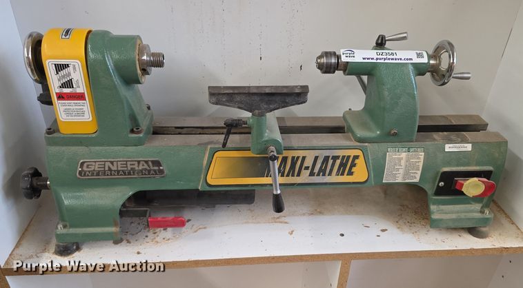 General International Maxi wood lathe - DZ3581