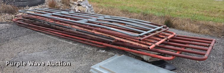 (8) livestock gates - DZ3631