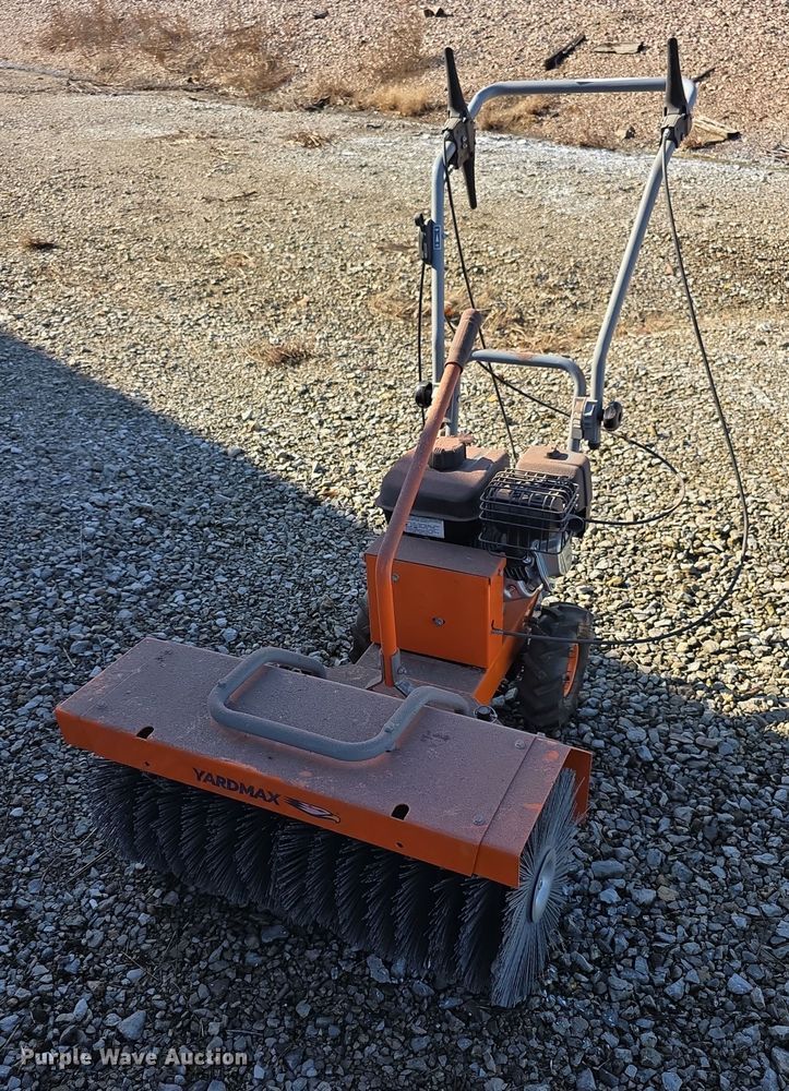 Yardmax YP7065 walk behind broom - DZ3650