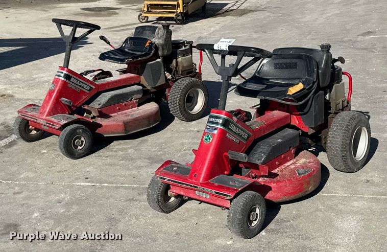 (2) lawn mowers - EA2050