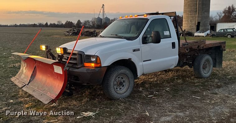 2000 Ford F350 Super Duty flatbed pickup truck - EA2092