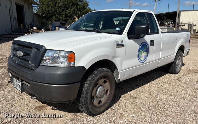 2000 Ford F150 pickup truck - EA7052