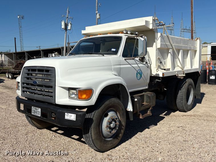 1995 Ford F800 dump truck - EA7056
