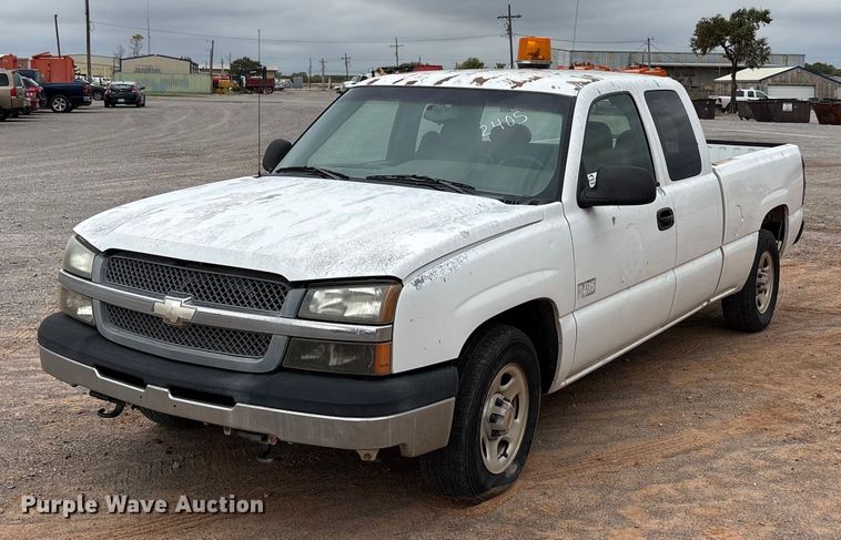 2004 Chevrolet Silverado 1500 Ext. Cab pickup truck - EA7668