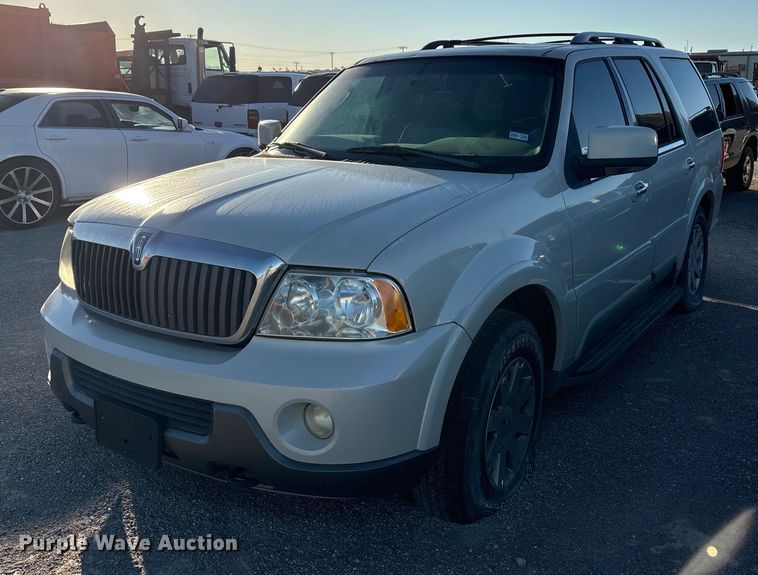 2004 Lincoln Navigator SUV - EA7696