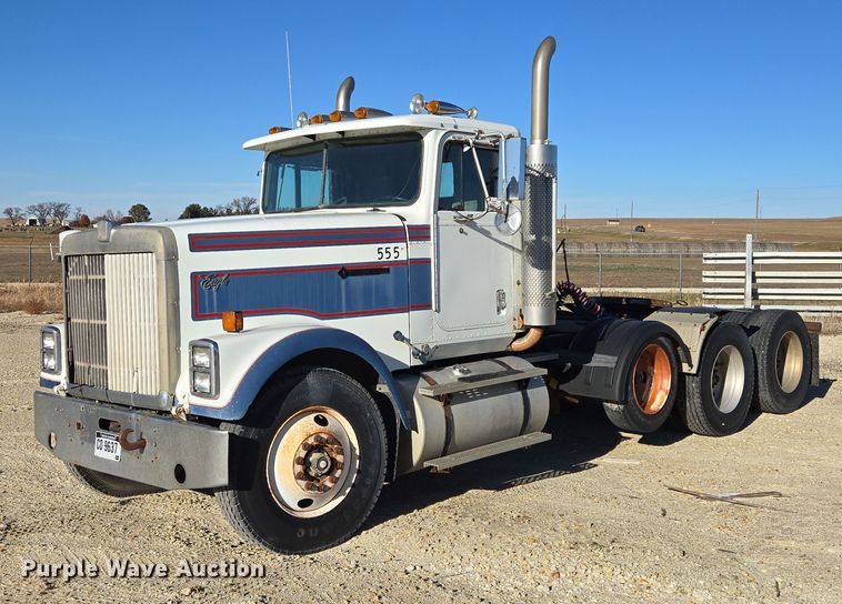 1994 International 9300 semi truck - EB1171