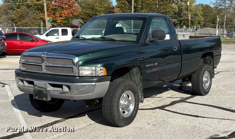 2001 Dodge Ram 2500 pickup truck - ED2340
