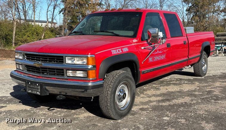 1996 Chevrolet K3500 Crew Cab pickup truck - ED2383