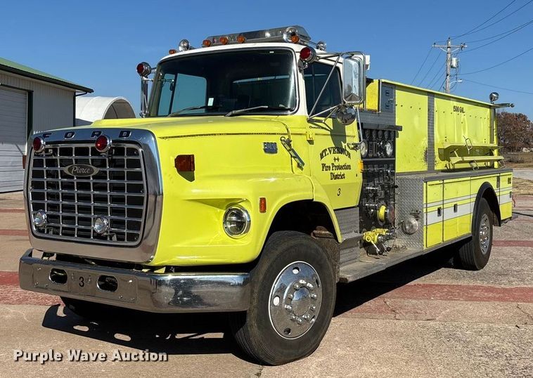 1977 Ford 9000 pumper fire truck - ED2396