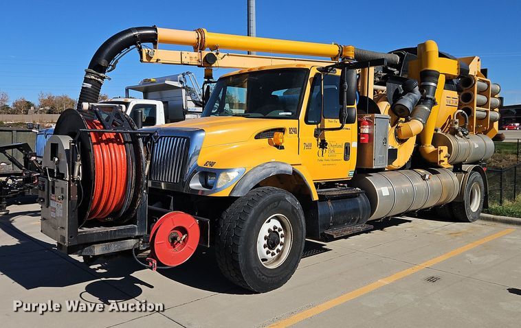 2003 International 7400 sewer rodder truck - EO4800