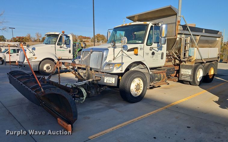 2006 International 7400 dump truck - EO4806
