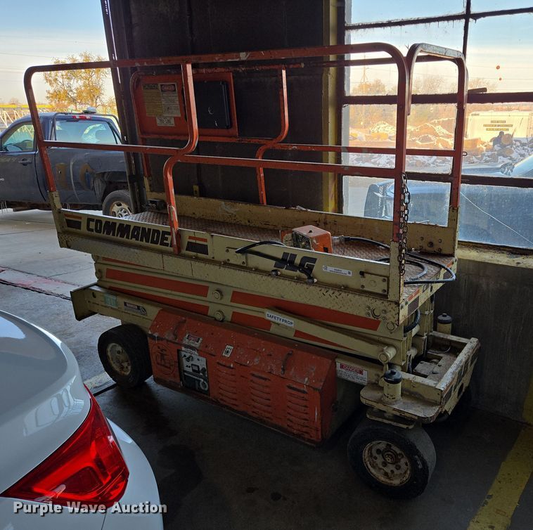 JLG CM-2033 scissor lift - ES2534