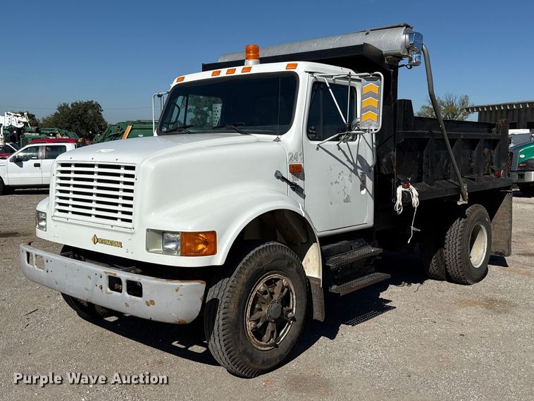 1993 International 4700 dump truck - EU5128