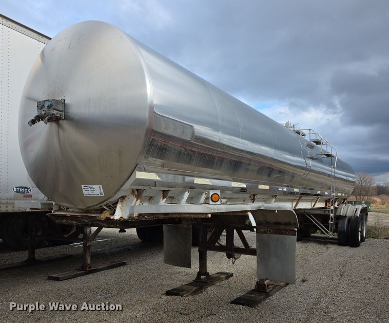 1986 Walker Sanitary 3A asphalt trailer   - FI0648