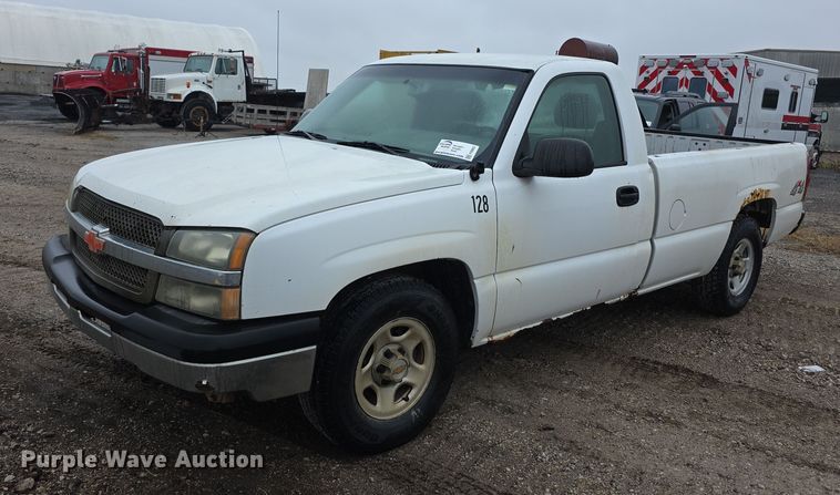 2003 Chevrolet Silverado 1500 pickup truck - FI0662