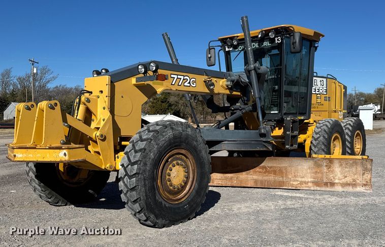 2010 John Deere 772G motor grader - NA9895