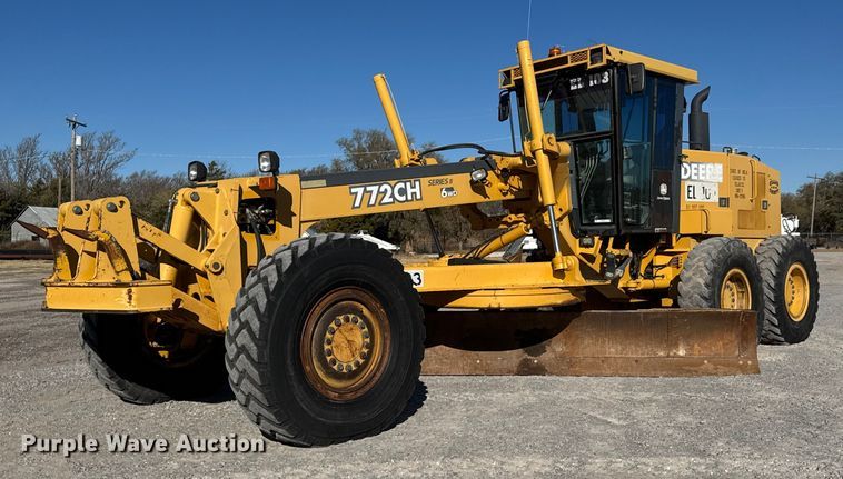 2003 John Deere 772CH Series II motor grader - NA9896