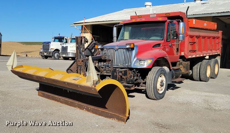 2003 International 7400 dump truck - NO9770