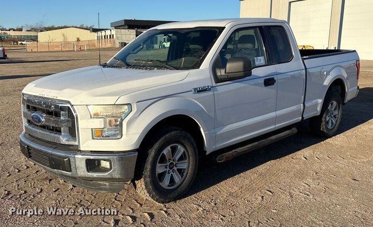2016 Ford F150 SuperCab pickup truck - DK0133