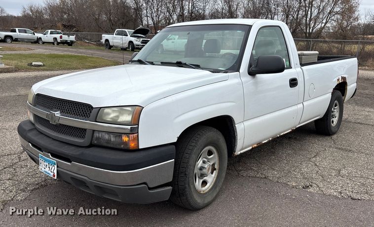 2004 Chevrolet Silverado 1500 pickup truck - DK0177