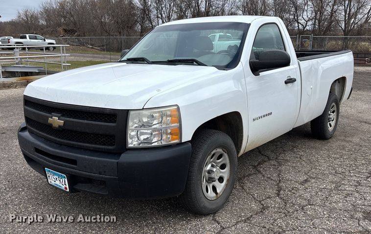2010 Chevrolet Silverado 1500 pickup truck - DK0204