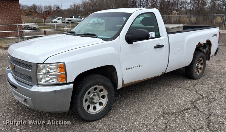 2012 Chevrolet Silverado 1500 pickup truck - DK0205