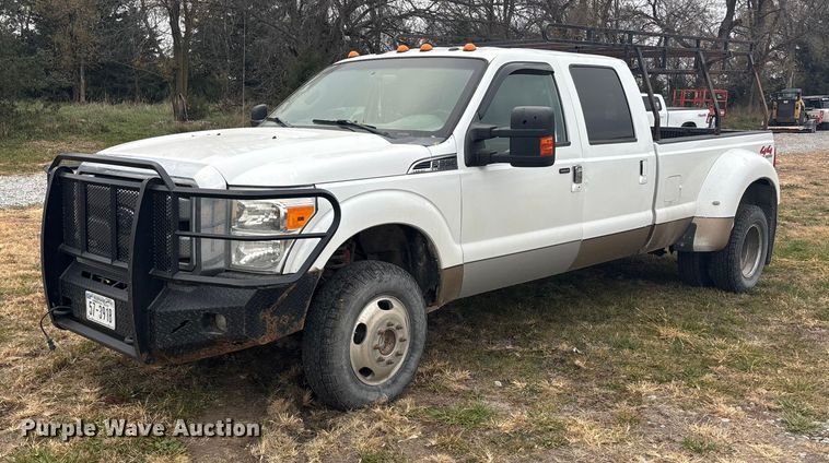2012 Ford F350 Super Duty Crew Cab pickup truck - DK0218