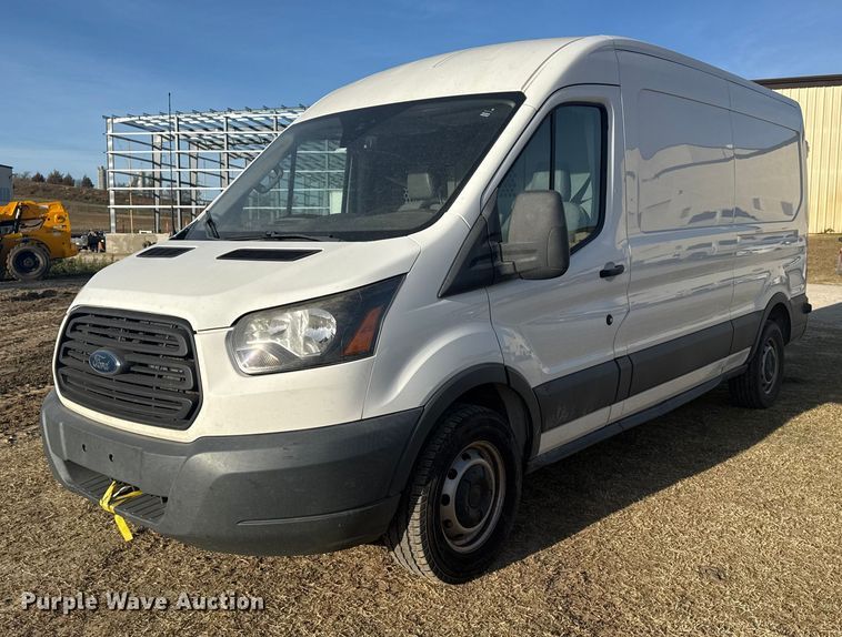 2017 Ford Transit 250 delivery van - DQ4125