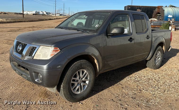 2019 Nissan Frontier Crew Cab pickup truck - DQ7714