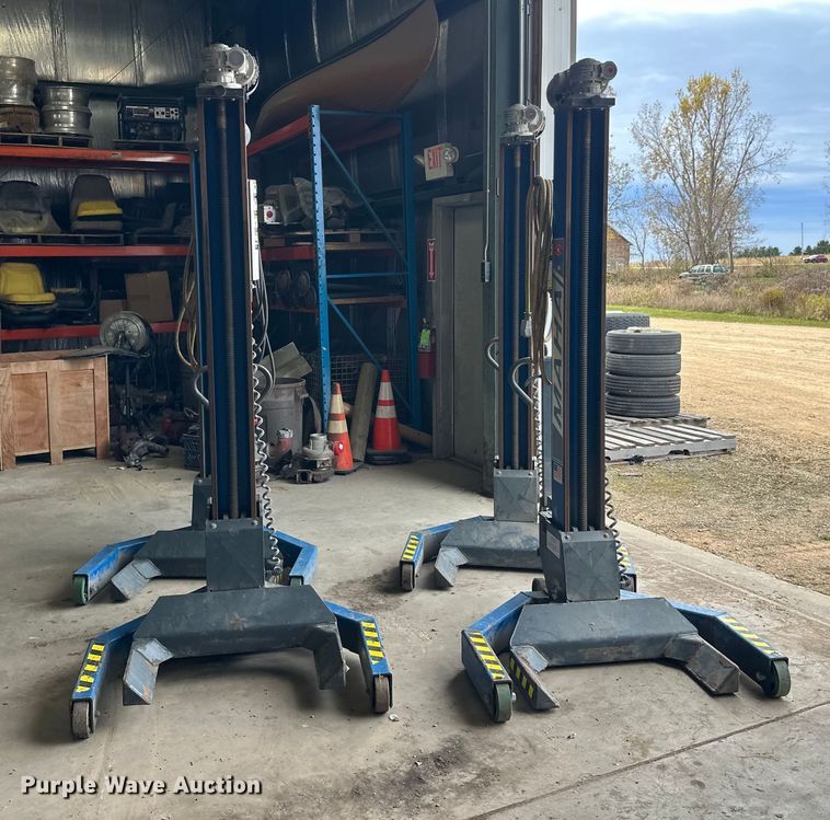 (4) Maha MCL 16 column lifts - DT6411