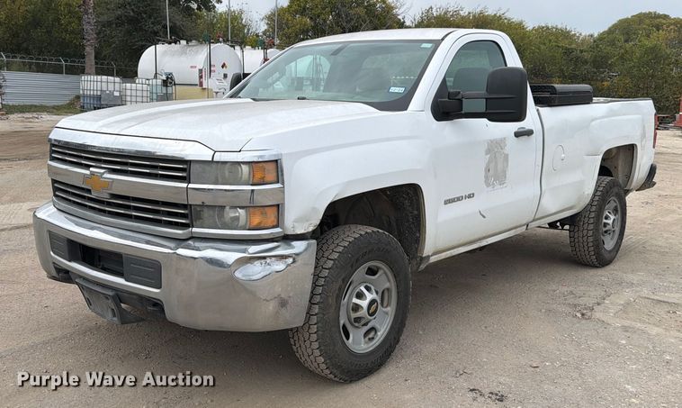 2015 Chevrolet Silverado 2500HD pickup truck - DX5888