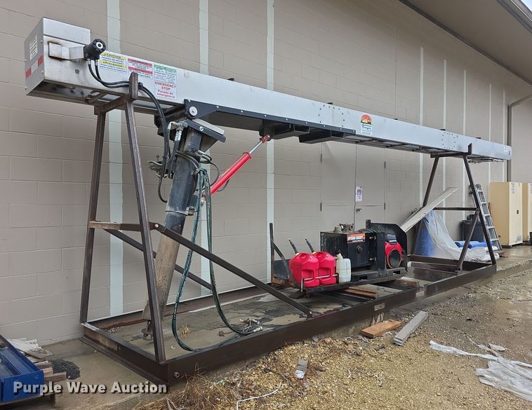 Richmond  1957 shingle conveyor bed - DZ3586