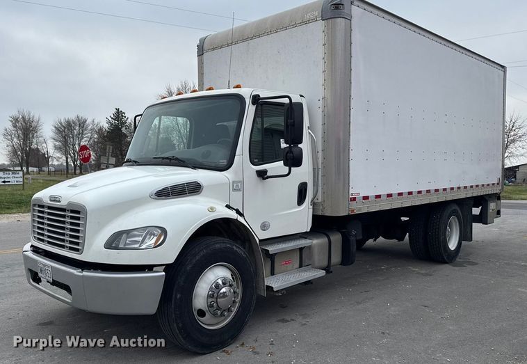 2016 Freightliner M2 box truck - EA2101
