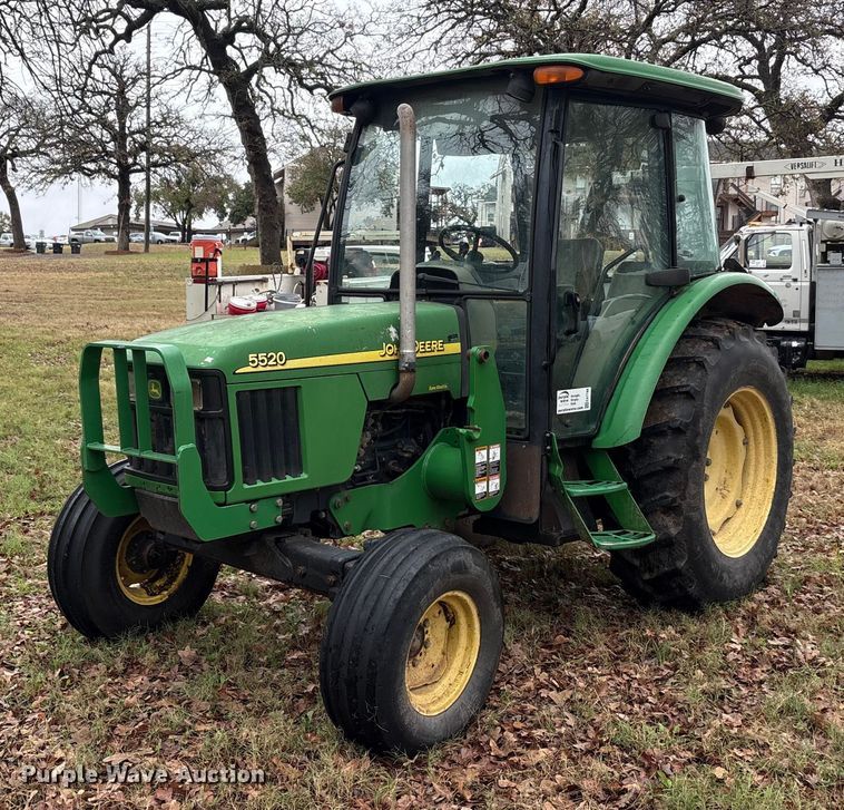 2004 John Deere 5520 tractor - EA7788